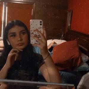 Meet your Posher, Leonela